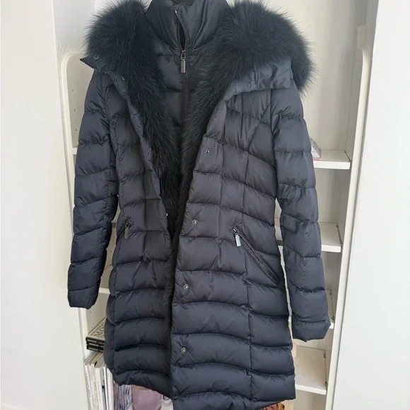 Down coat with Fur Hood - Picture 3 of 4